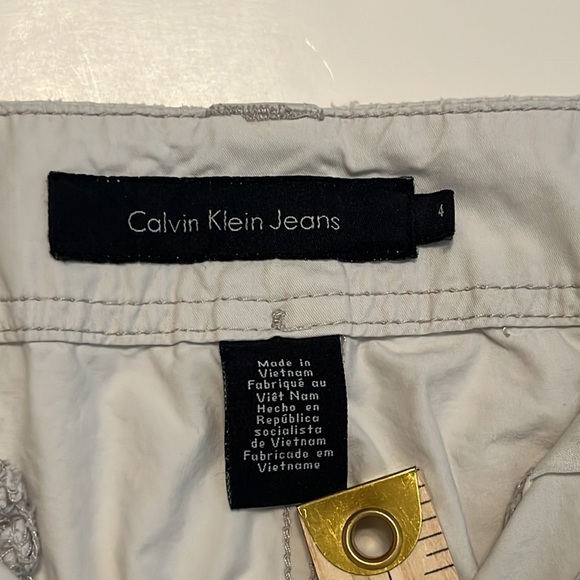 Calvin Klein Jeans 100% Cotton Women's Cream Cargo Bermuda Shorts Size 4 - Picture 8 of 11